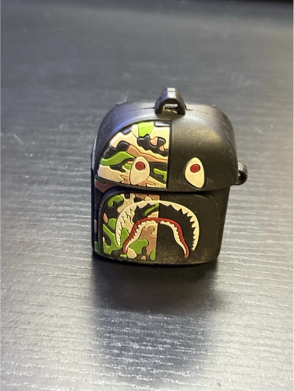 Camo Shark Backpack Airpods 1/2 Case